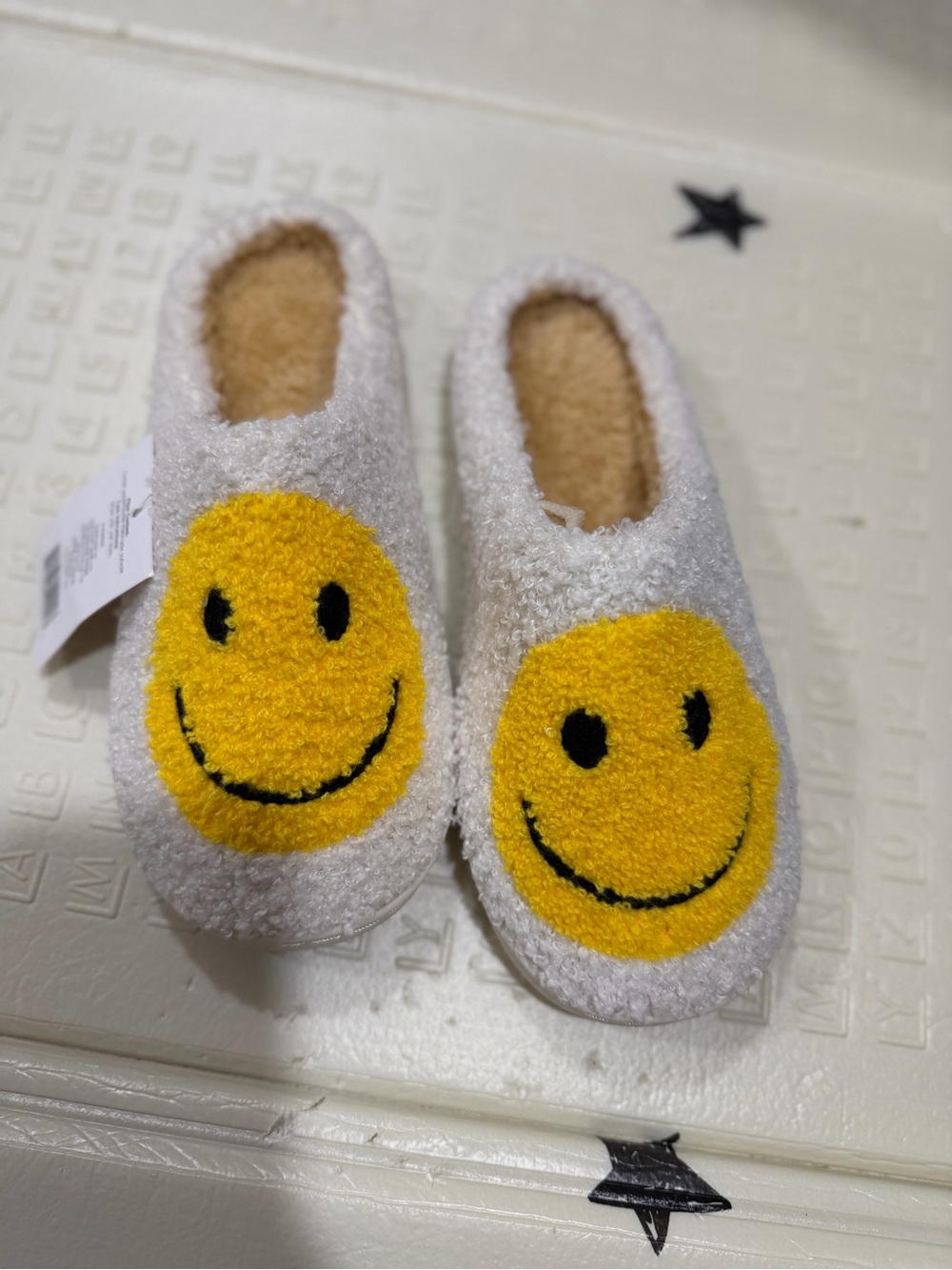 White Smiley One-Piece Slipper - Yellow Smiley Design